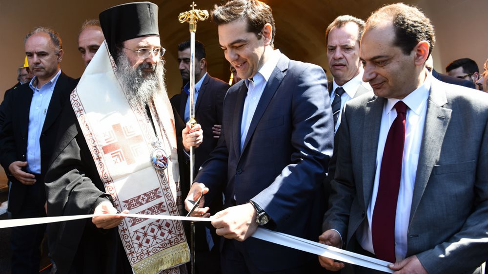 Δώδεκα φορές σε δεκατέσσερις μήνες έκοψε κορδέλες σε δρόμους ο ΣΥΡΙΖΑ