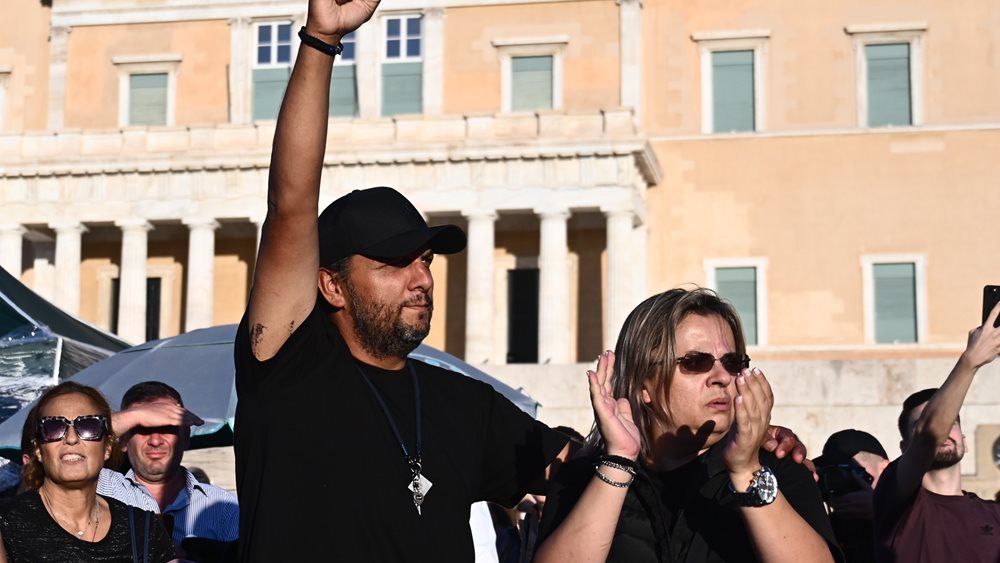 Συγκέντρωση αλληλεγγύης στον απεργό πείνας Π. Ρούτσι στο Σύνταγμα