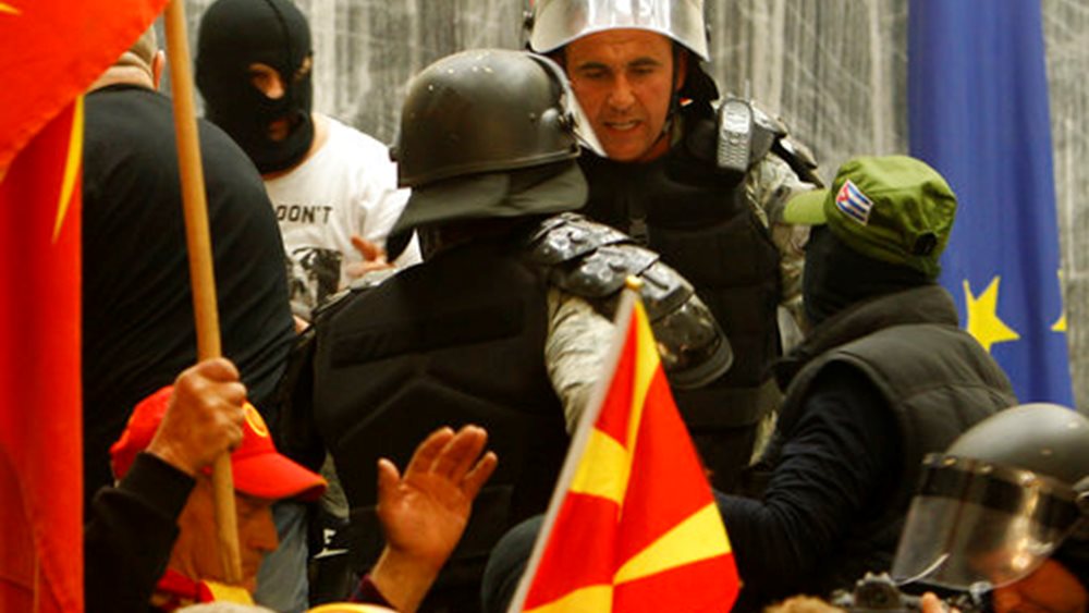 Αποφασιστική αμερικανική παρέμβαση στα Σκόπια