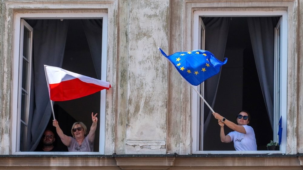 Πολωνία: Θα διατηρήσει το βέτο επί του συμφώνου μετανάστευσης του μπλοκ