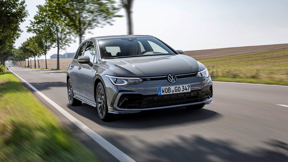 Νέες εκδόσεις mild-hybrid με 130 ίππους και R-Line για το VW Golf