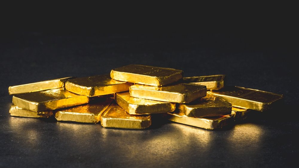 Εβδομαδιαία κέρδη 2,2% για τον χρυσό παρά τη σημερινή πτώση