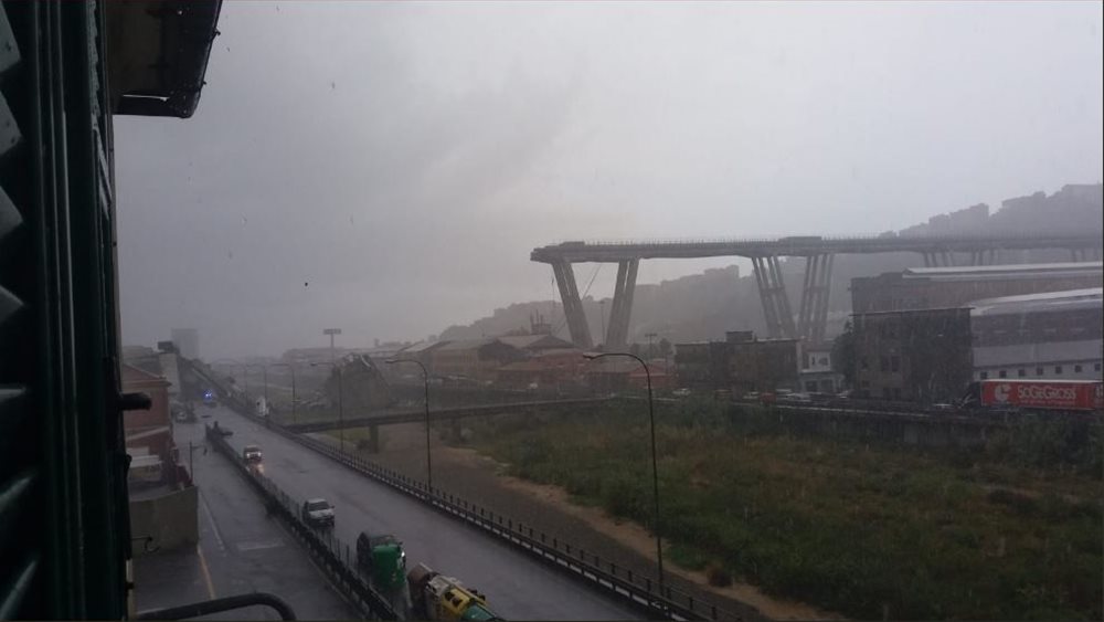 Γένοβα: Τουλάχιστον 35 νεκροί από την κατάρρευση οδογέφυρας