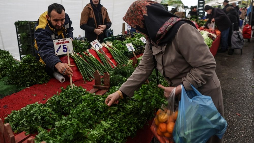 Τουρκία: Το όριο φτώχειας ξεπέρασε εκ νέου τον κατώτατο μισθό που πανηγυρικά αύξησε ο Ερντογάν
