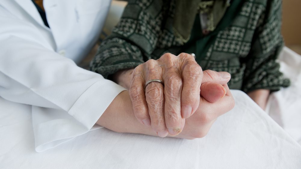 Έχασαν το ΕΚΑΣ, τους παίρνουν και την &quot;Κατ΄ Οίκον Βοήθεια&quot;