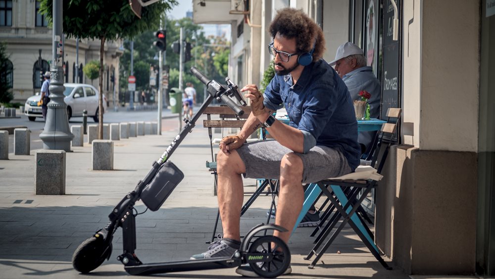 Αποσύρονται τα ενοικιαζόμενα ηλεκτρικά πατίνια από τη Μαδρίτη έως τις 25 Οκτωβρίου