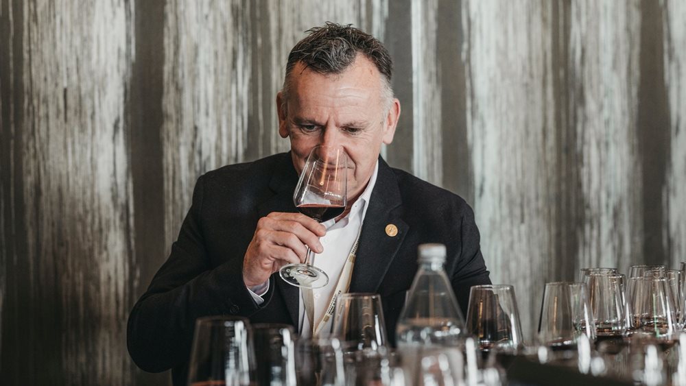 Ροντ Σμιθ (πρόεδρος Ινστιτούτου Masters of Wine): &quot;Να είστε πολύ υπερήφανοι για τα ελληνικά κρασιά. Ο κόσμος δεν χρειάζεται ένα ακόμα Cabernet Sauvingon&quot;