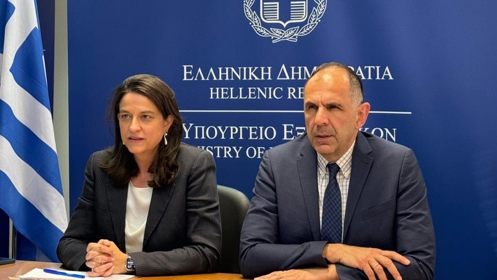 Τηλεδιάσκεψη Γ. Γεραπετρίτη - Ν. Κεραμέως με τους επικεφαλής των διπλωματικών και προξενικών Αρχών