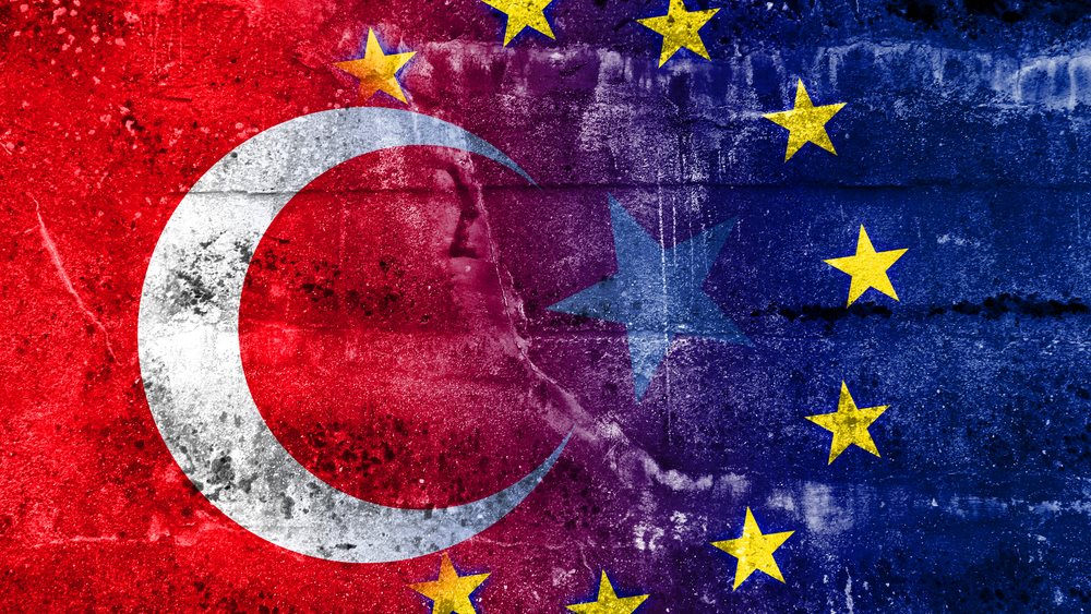 &quot;Μπλοφάρει&quot; ή όχι η Τουρκία στο προσφυγικό;