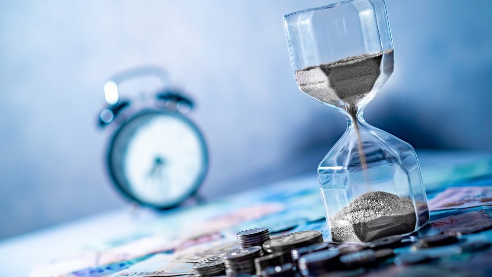 Υπέρβαση φορολογικών εσόδων κατά 422 εκατ. ευρώ στο οκτάμηνο