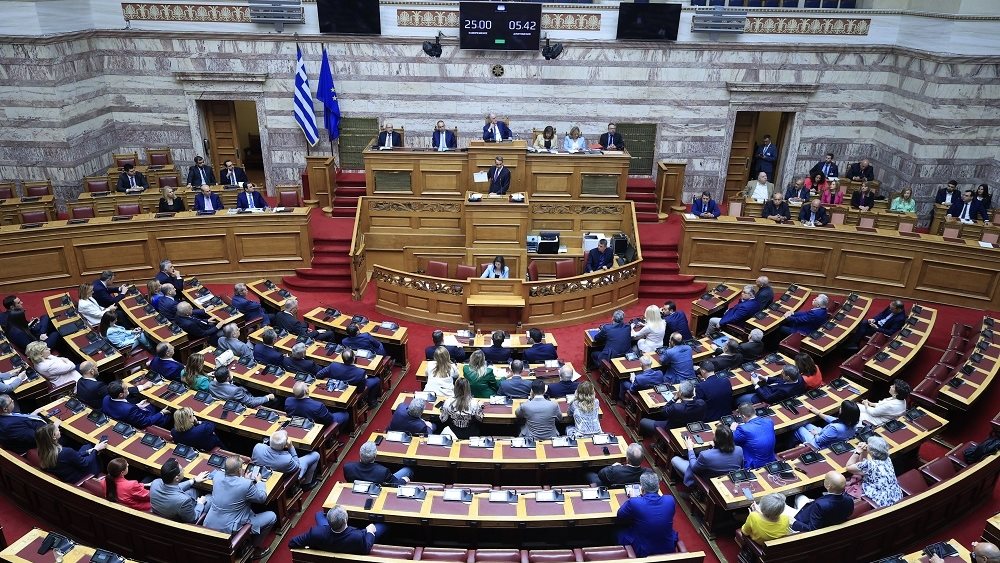 Δείτε live τη συζήτηση σε επίπεδο πολιτικών αρχηγών στη Βουλή για την ακρίβεια