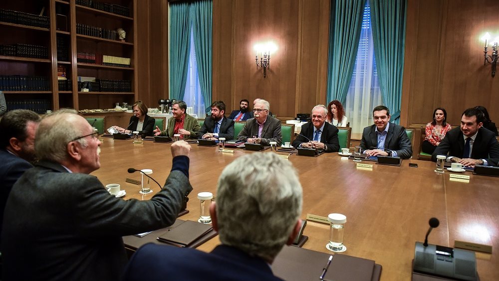 Ο Τσίπρας συγκαλεί υπουργικό για &quot;επανεκκίνηση&quot; μετά τον Καμμένο