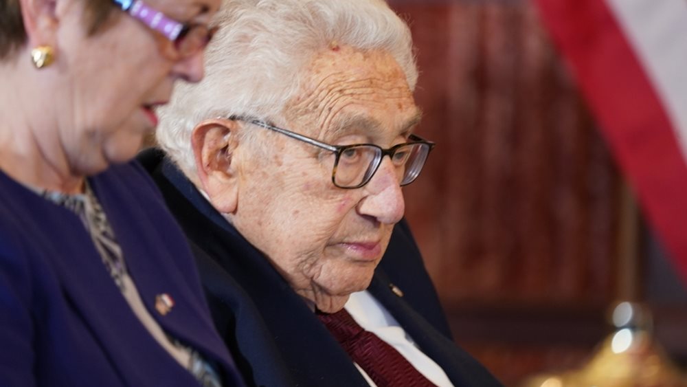Ο Σι Τζινπίνγκ υποδέχτηκε στο Πεκίνο τον «παλιόφιλο» Χένρι Κίσινγκερ
