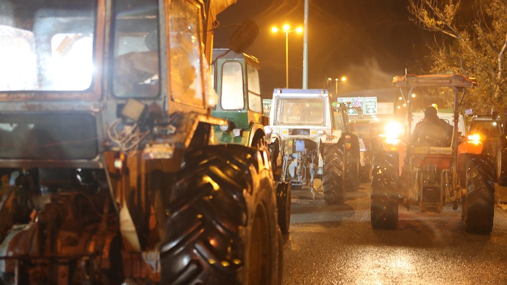 Αγροτικές κινητοποιήσεις: Έκλεισε το τελωνείο Ευζώνων - Στον Προμαχώνα έφτασαν τα τρακτέρ