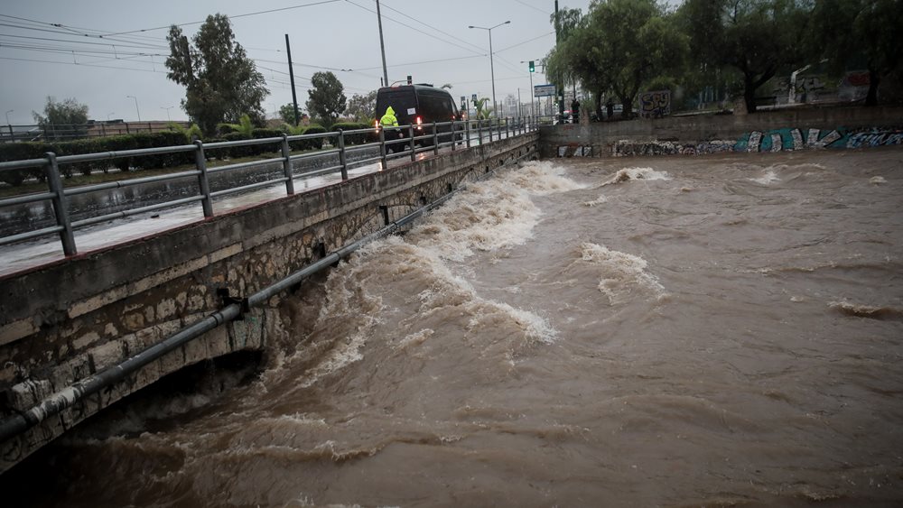 Αττική: Σε ποιους δρόμους έχει διακοπεί η κυκλοφορία λόγω κακοκαιρίας