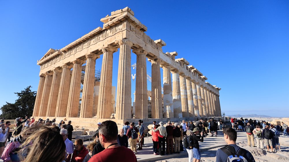 Στα 22,36 δισ. ευρώ οι τουριστικές εισπράξεις στο 10μήνο - Αυξημένες κατά 8,9% από πέρυσι