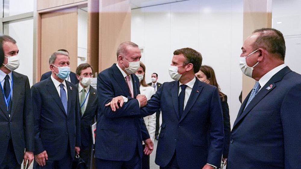 Μακρόν για συνάντηση με Ερντογάν: "Συμφωνήσαμε να εργαστούμε για την αποχώρηση των ξένων μισθοφόρων από τη Λιβύη"