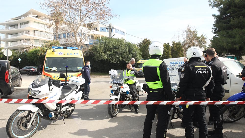 Ένοπλη επίθεση σε ναυτιλιακή στη Γλυφάδα: Η εφοπλίστρια Μ. Καρνέση, ο γαμπρός της και ένας καπετάνιος τα θύματα του 76χρονου