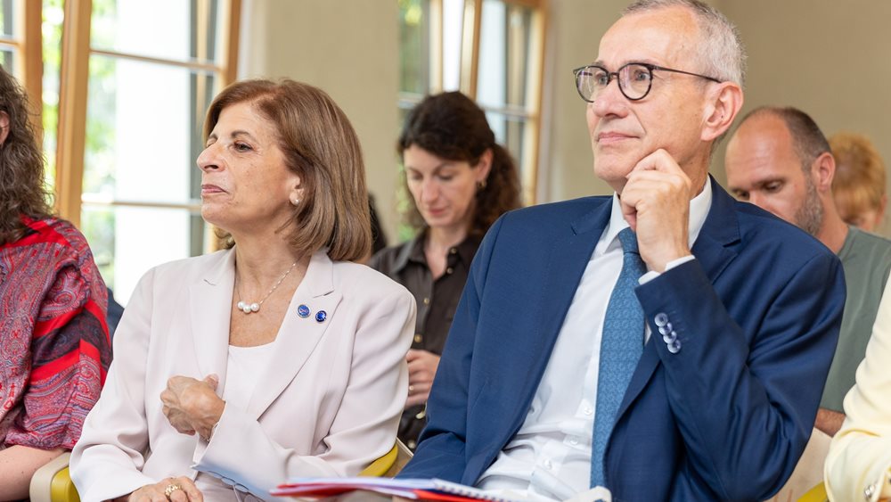 Μια νέα συμφωνία με τη βιομηχανία θα διασφαλίσει τη διαθεσιμότητα φαρμάκων κρίσιμης σημασίας