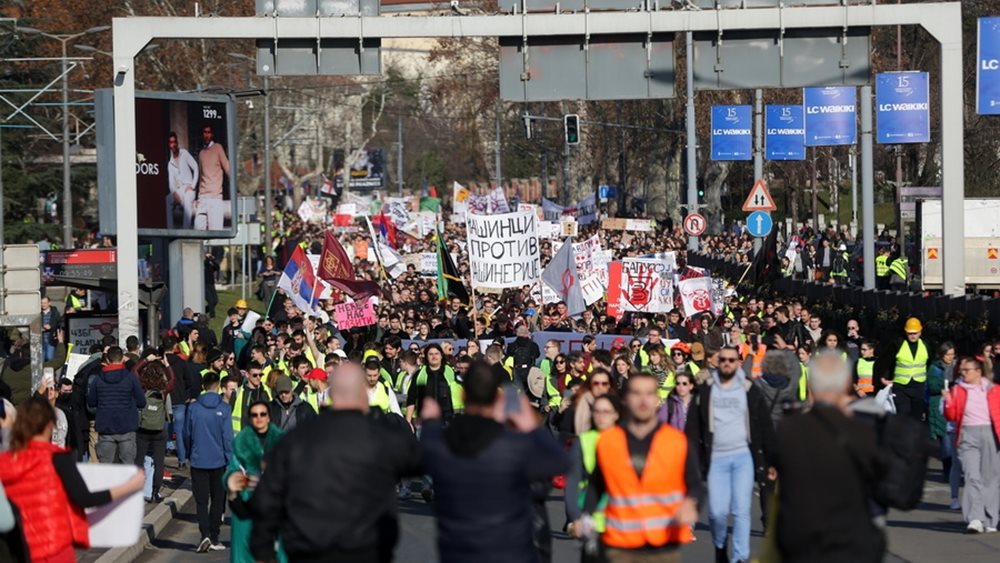 Σερβία-Τραγωδία στο Νόβι Σαντ: Οι φοιτητές αποκλείουν οδικό κόμβο στο Βελιγράδι για 24 ώρες