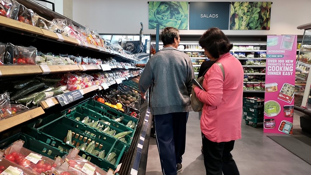 Βρετανία: Κόβουν το φαγητό οι Βρετανοί λόγω πληθωρισμού