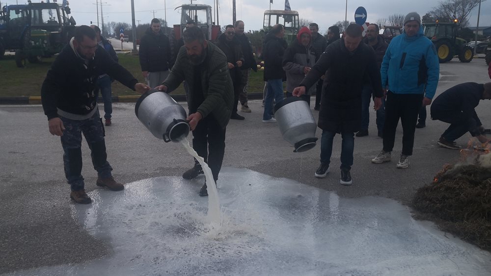 Αγρότες: Συμβολικός αποκλεισμός του κόμβου Μεγαλοχωρίου