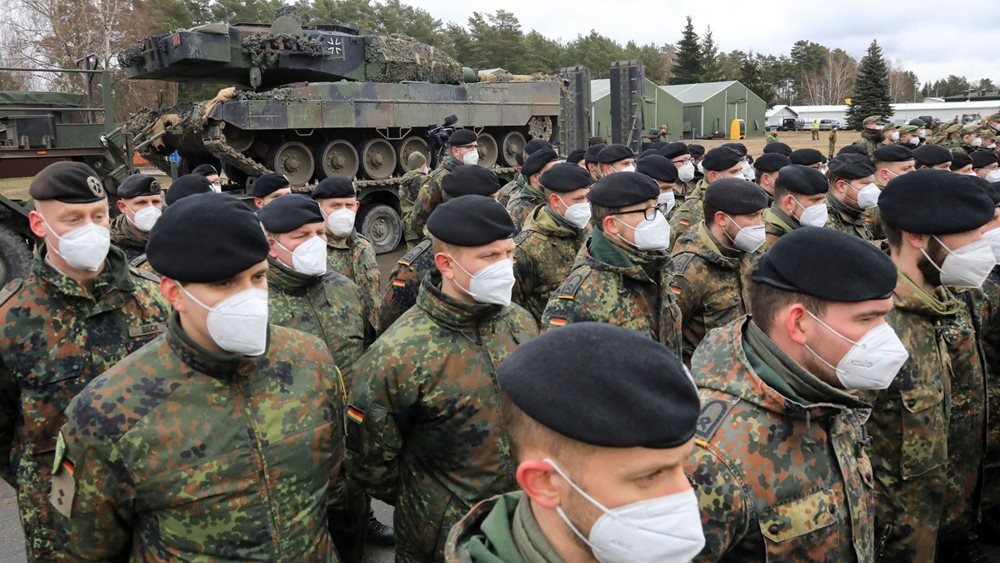 Bloomberg: Πώς θα γίνει ο επανεξοπλισμός της Γερμανίας.