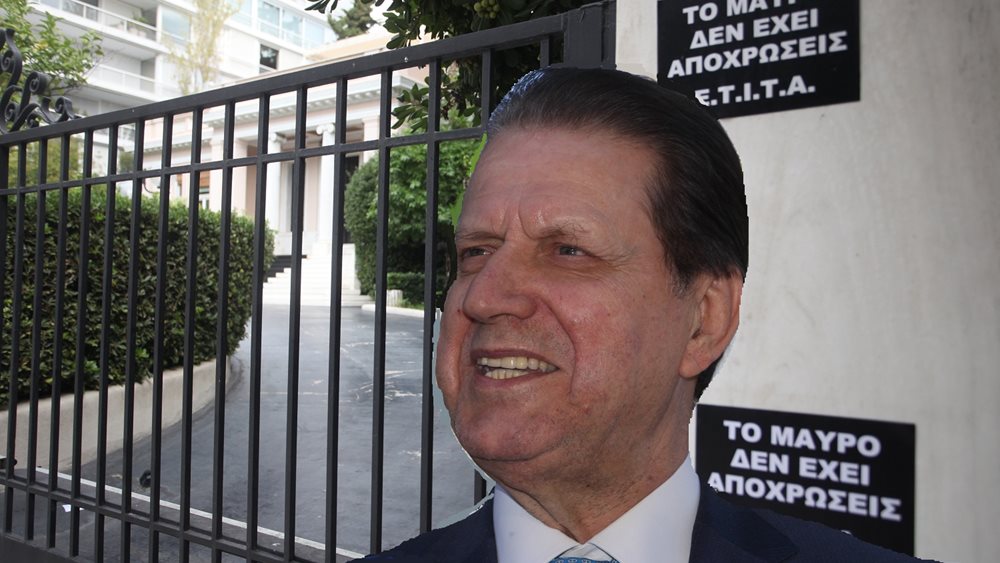 Τρικυμία, τρικ και αναΣΤΕναγμοί στην Κυβέρνηση