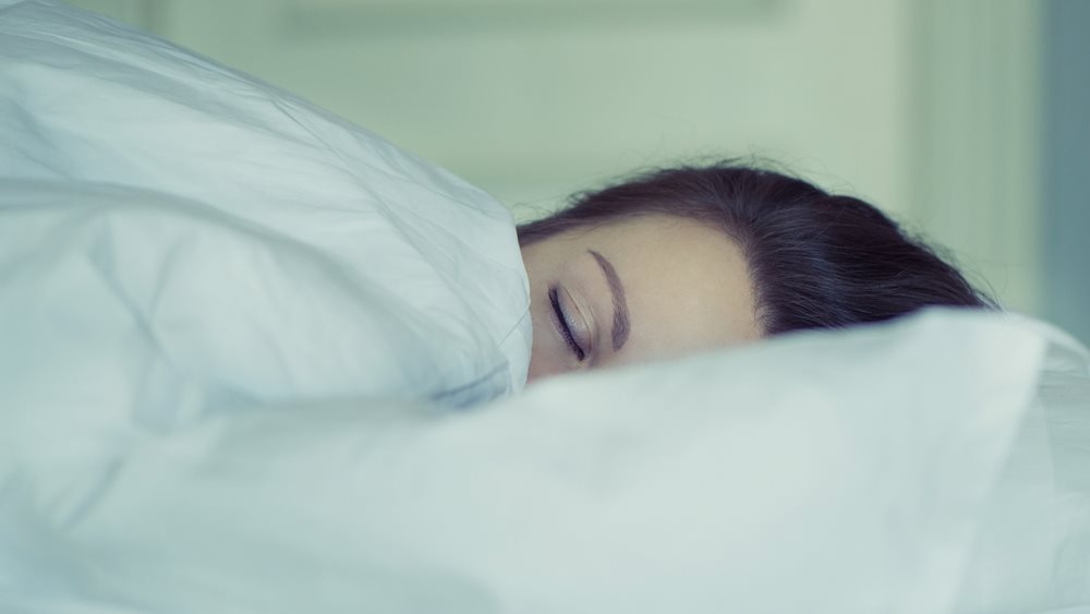 Γιατί η έλλειψη ύπνου μάς κάνει λιγότερο χαρούμενους