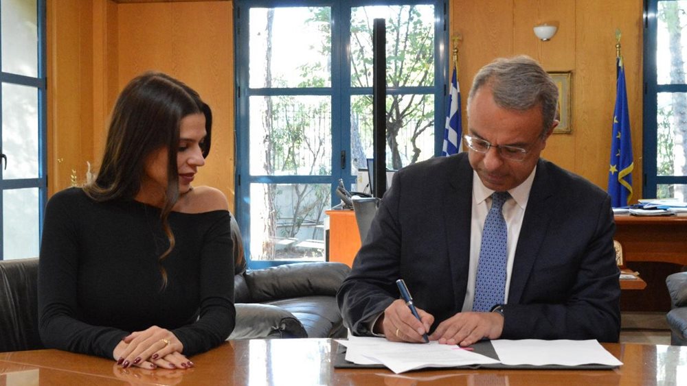 Με υπέρβαση 9% στο κόστος υπεγράφη η νέα σύμβαση για τα 100 λεωφορεία φυσικού αερίου