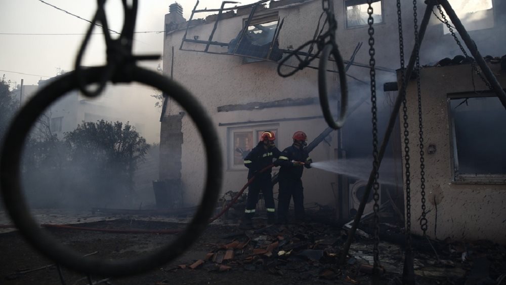 Αυξάνεται πρώτη φορά φέτος στο 100% η κρατική συνδρομή για τους πυρόπληκτους