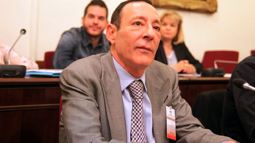 "Αδειασμα" Στεργιώτη με βολές περί σκοπιμοτήτων