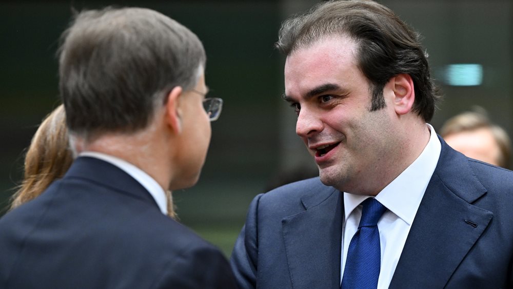 Politico: Από το Grexit στην προεδρία του Eurogroup - Η ιστορία της ανάκαμψης της Ελλάδας