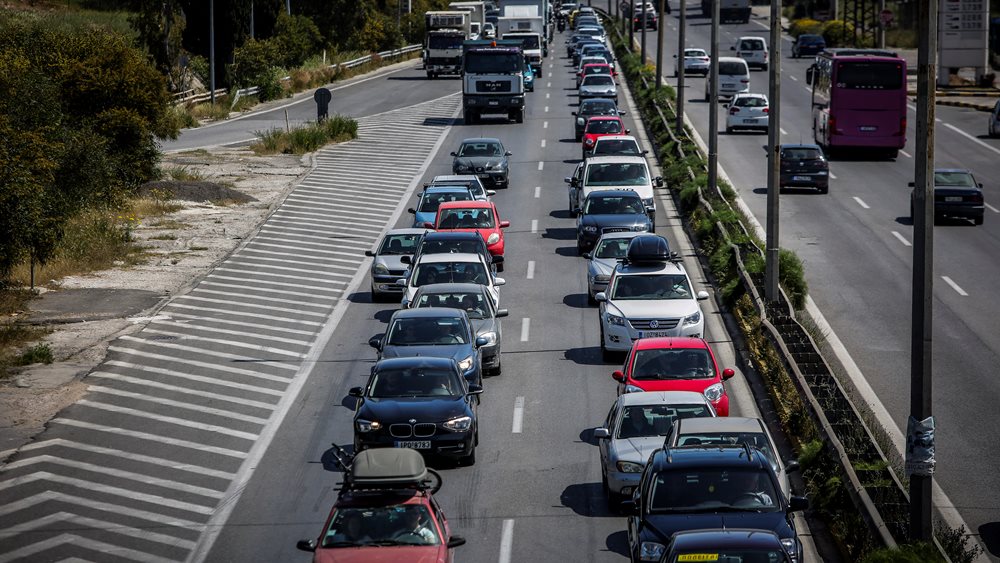 Σε εξέλιξη η έξοδος των εκδρομέων για τις εορτές του Πάσχα - Μέτρα στα λιμάνια για τη διευκόλυνση των εκδρομέων