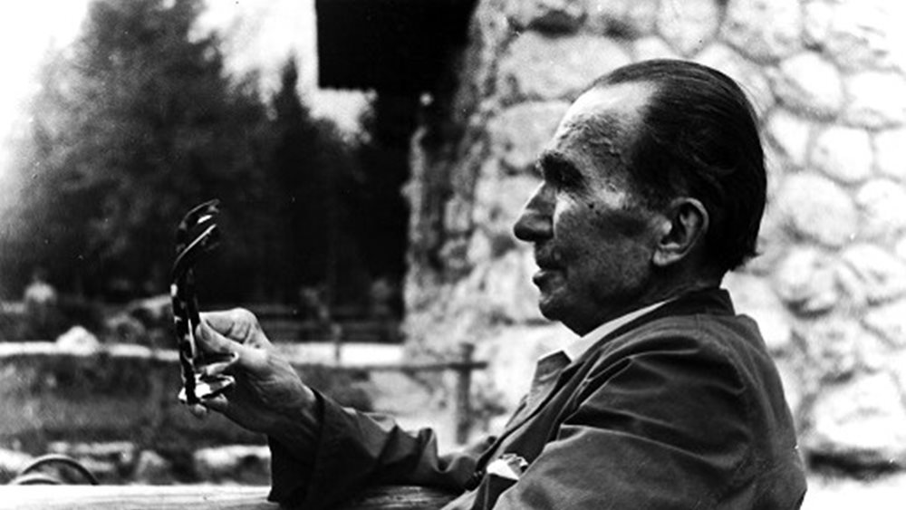 Νίκος Καζαντζάκης, ο άνθρωπος που πάλεψε με τα σκοτάδια του για να βρει μια στάλα φως
