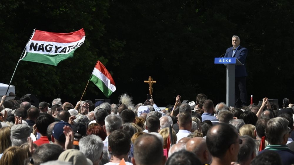 Ουγγαρία: Ο ηγέτης της αντιπολίτευσης καλεί σε μεγάλη διαδήλωση έξω από την κρατική τηλεόραση