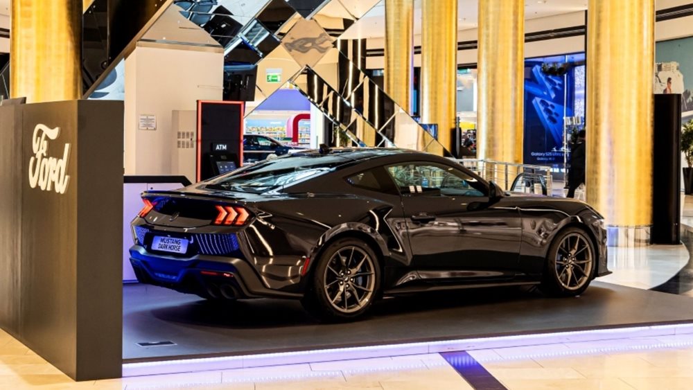 Πώς θα δείτε από κοντά στην Αθήνα την απίθανη Ford Mustang Dark Horse