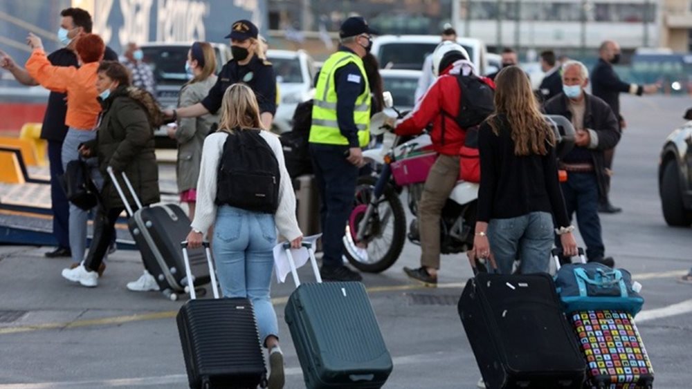 Σταδιακή αύξηση της επιβατικής κίνησης στα πλοία της ακτοπλοΐας