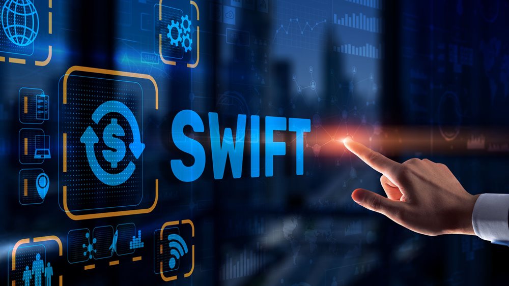 Τι σημαίνει ο αποκλεισμός της Ρωσίας από το Swift