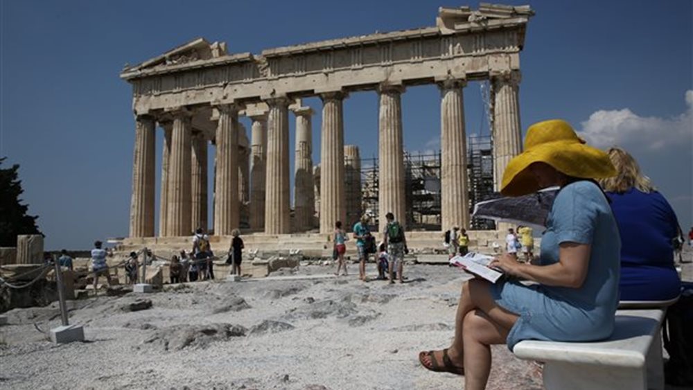 450 ευρώ η δαπάνη των ξένων τουριστών ανά ταξίδι