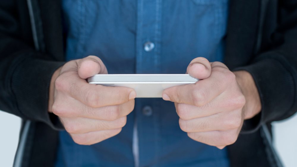 Focus Bari: Σχεδόν όλη η Ελλάδα είναι πια online - Η χρήση Διαδικτύου στο κινητό εκτοξεύεται