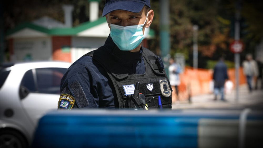Δεκάδες πρόστιμα την πρώτη ημέρα των νέων περιοριστικών μέτρων