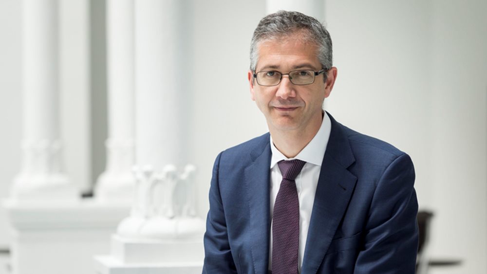 Ντε Κος: Η ΕΚΤ χρειάζεται να δει περισσότερα στοιχεία πριν τις περικοπές