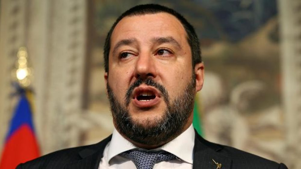 Πώς ο Σαλβίνι ευνοείται από τους αντιπάλους του