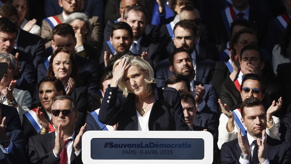 Η καταδίκη της Λεπέν προκαλεί κρίση ταυτότητας στο κόμμα της