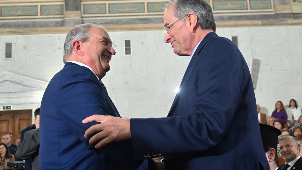 Προειδοποιήσεις και αιχμές Καραμανλή παρουσία Σαμαρά
