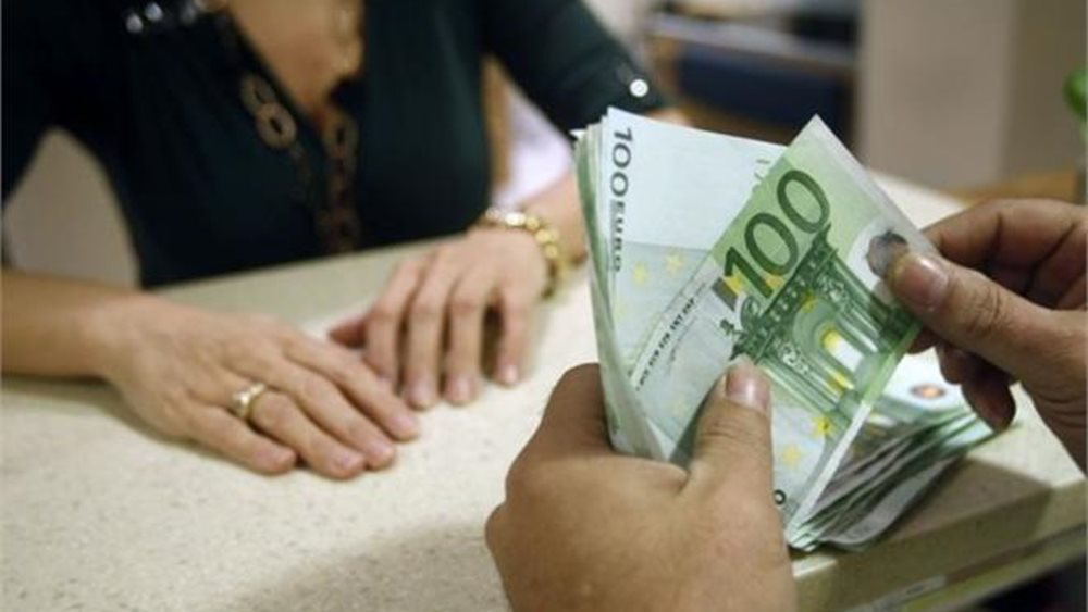 Επεκτείνεται το επίδομα μητρότητας της ΔΥΠΑ σε αυτοαπασχολούμενες και αγρότισσες