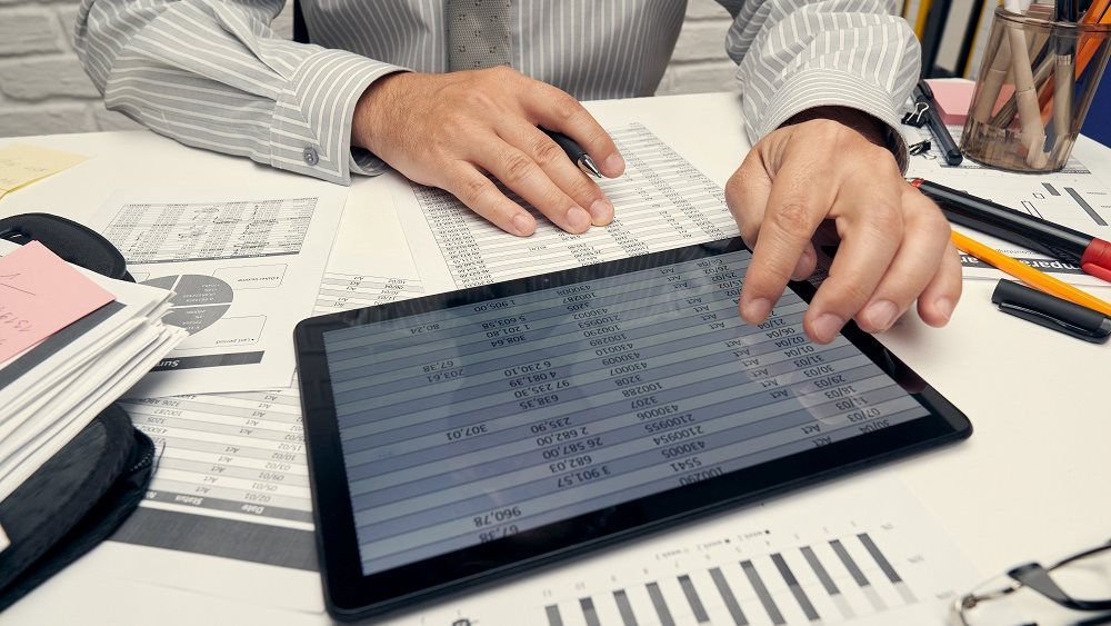 Εφορία: Έλεγχοι στα τιμολόγια μέσω MyData