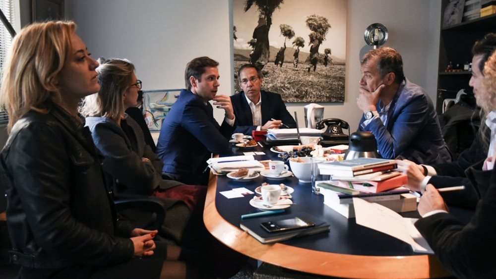 Συνάντηση Στ. Θεοδωράκη με στελέχη του κόμματος του Εμ. Μακρόν