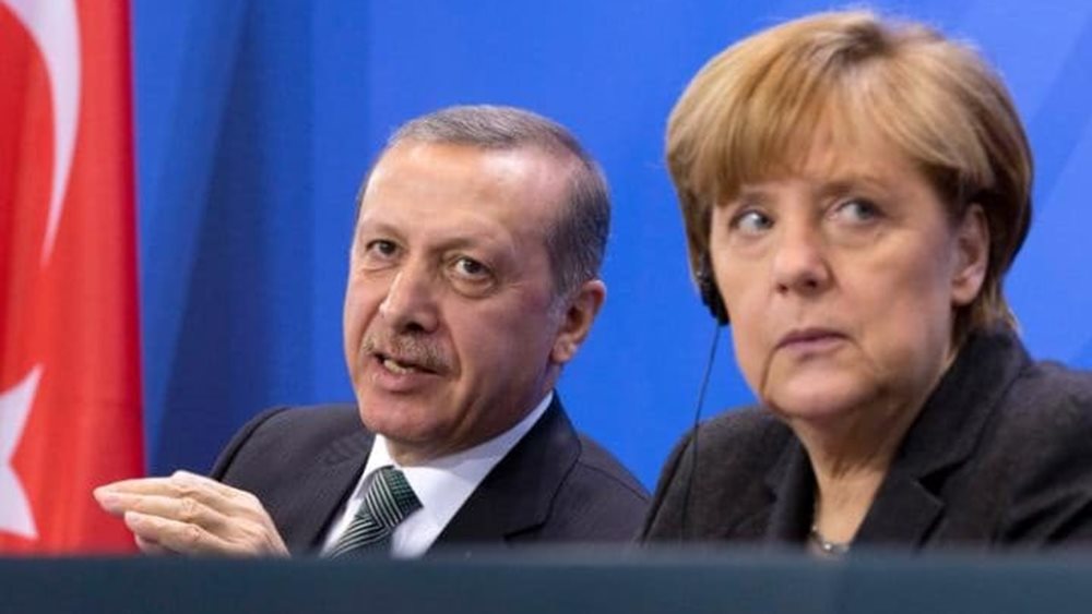 Ο Erdogan κατηγορεί τη Merkel ότι κατέφυγε σε &quot;ναζιστικές πρακτικές&quot;